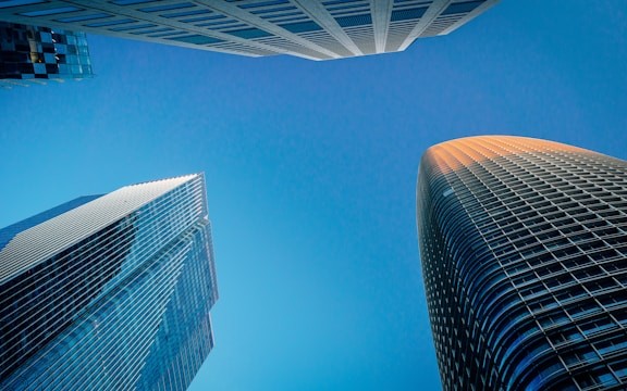 Salesforce administrator reviewing Agentforce Vibes analysis report on permission set overlap